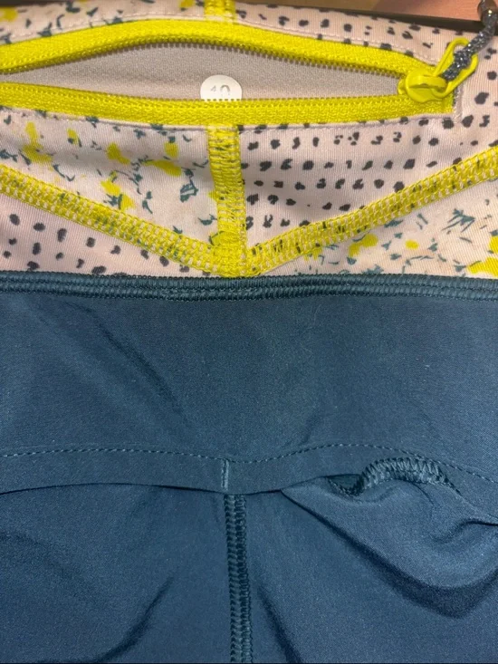 Lululemon Run: Speed Short *4-way Stretch Alberta Lake / Wi14 Quilt 26 W7C91S - Picture 3 of 3